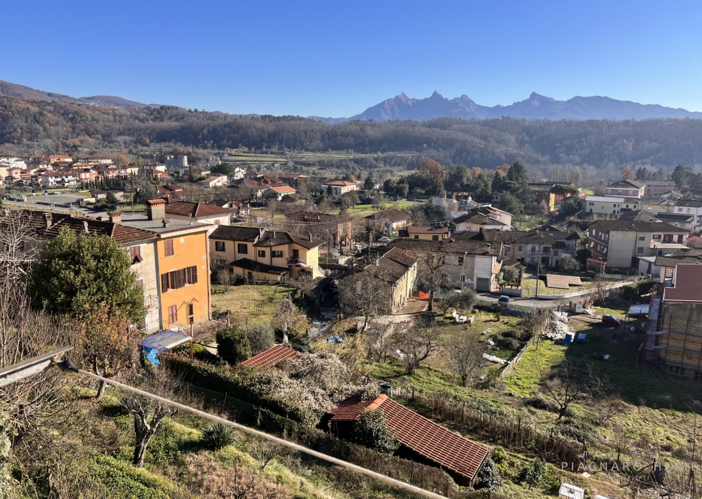 Case nel borgo quadrilocale in vendita  110 m², Licciana Nardi, località Monti