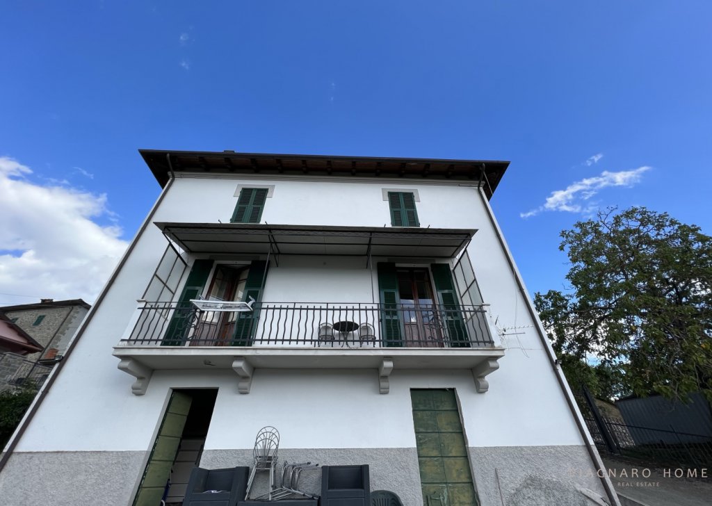 Appartamenti quadrilocale in vendita  via Arzengio 15, Pontremoli, località Arzengio