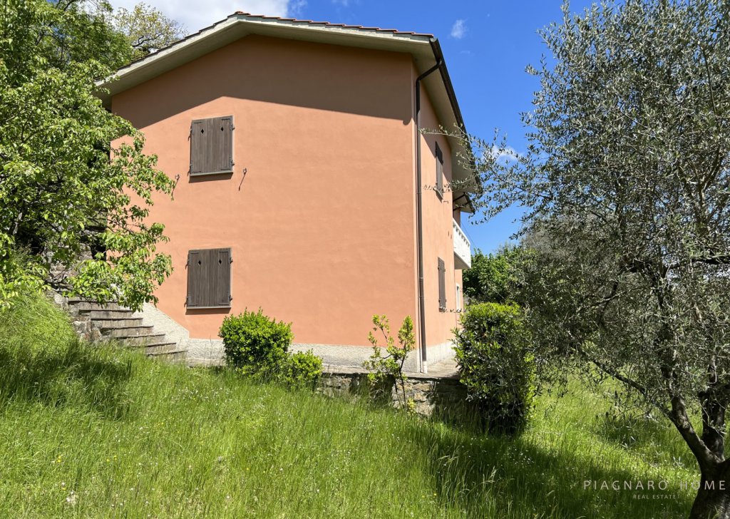 Case Indipendenti in vendita  150 m², Pontremoli, località Careola