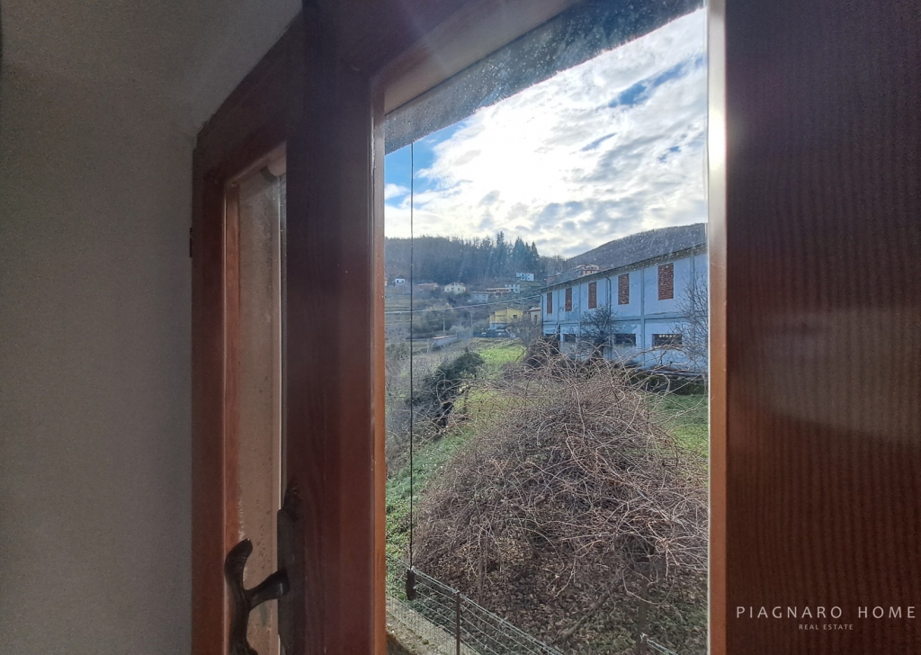Case nel borgo quadrilocale in vendita  110 m², Fivizzano, località Collegnago