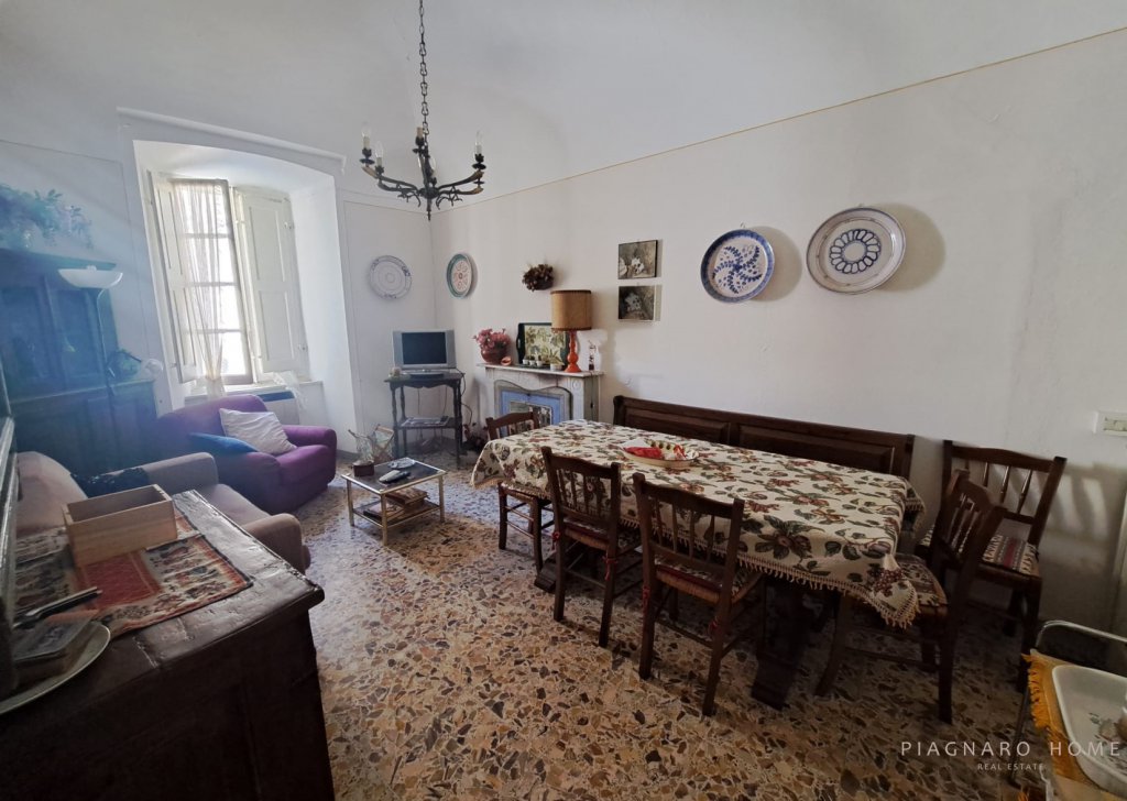 Vendita Case nel borgo Mulazzo - Abitazione di prestigio con giardino privato Località Gavedo