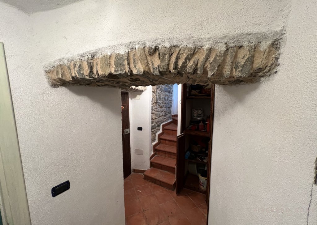 Vendita Case nel borgo Pontremoli - Rustico nel borgo Località Val d'Antena