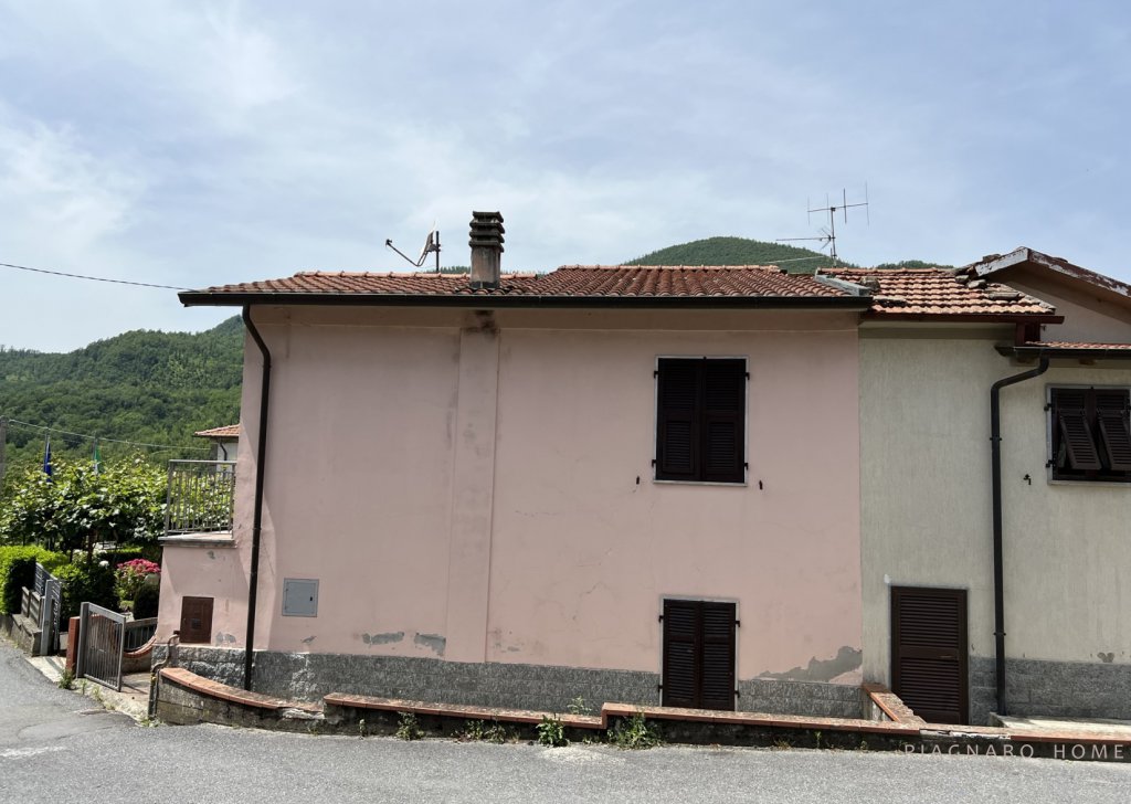 Vendita Case Semi-indipendenti Bagnone - Casa semindipendente Località Vico