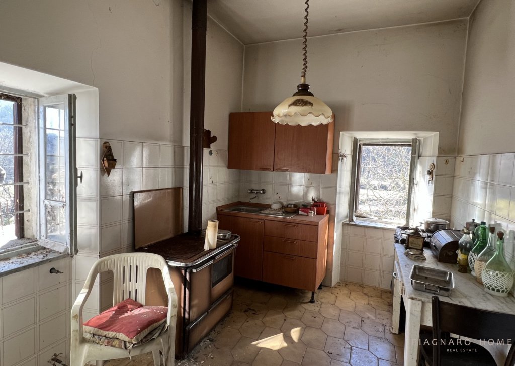 Case Semi-indipendenti in vendita  300 m², Pontremoli, località San Cristoforo