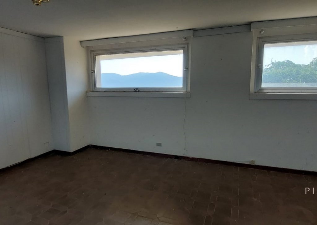 Rustici e Casali in vendita  570 m², Bagnone