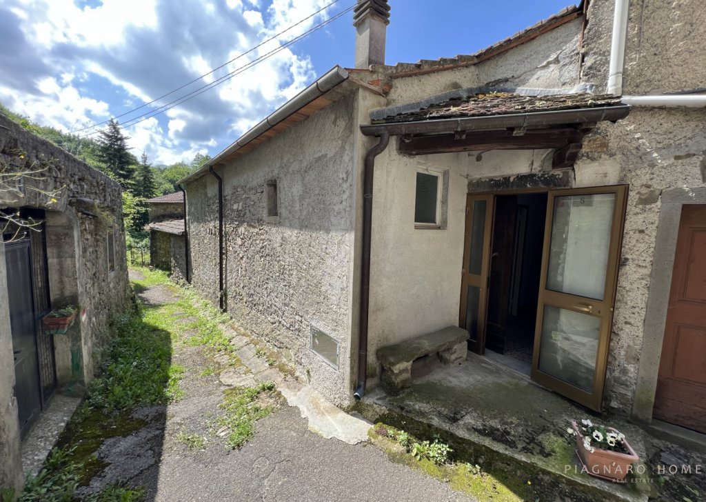 Rustici e Casali quadrilocale in vendita  120 m², Pontremoli, località Val d'Antena