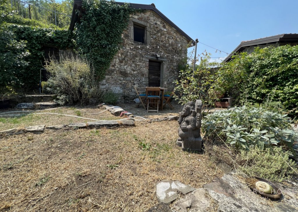 Rustici e Casali in vendita  380 m², Bagnone, località Castiglione del Terziere