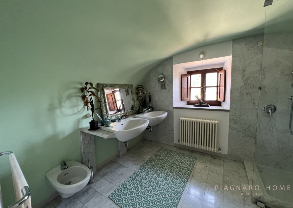 Rustici e Casali in vendita  380 m², Bagnone, località Castiglione del Terziere