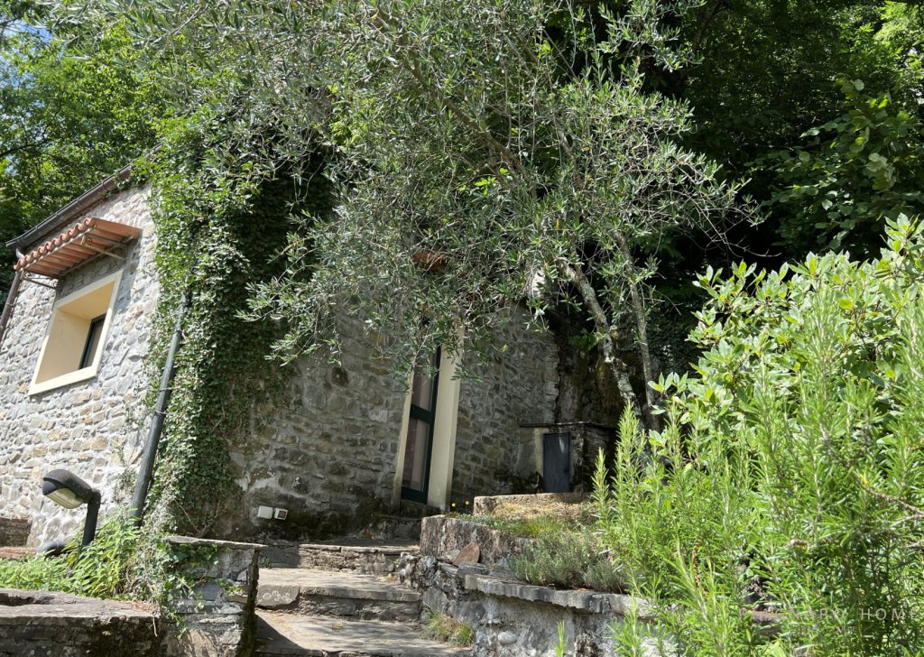 Rustici e Casali in vendita  120 m², Pontremoli, località Careola