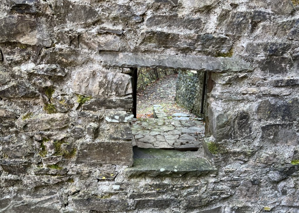 Vendita Rustici e Casali Pontremoli - Rustico semindipendente in pietra Località Careola